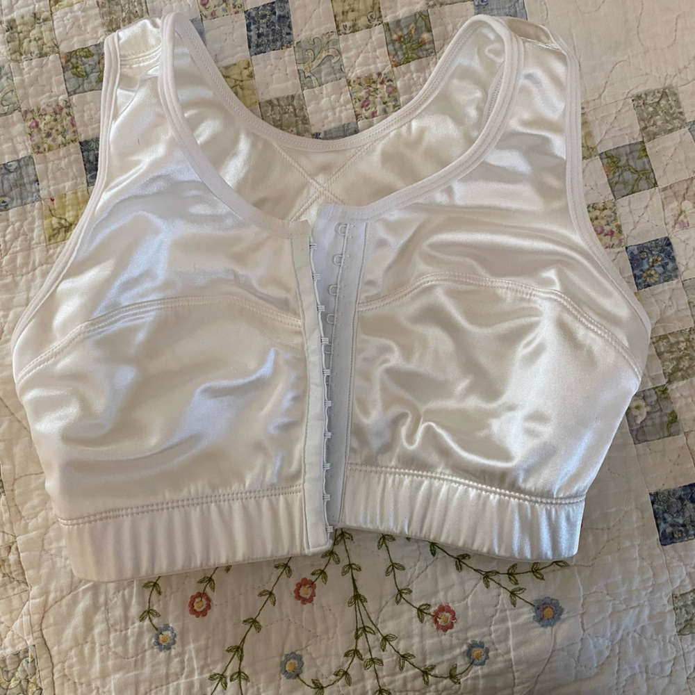 Enroll size zero high impact sports bra
For bust size 34-37”, rib cage 29-31”